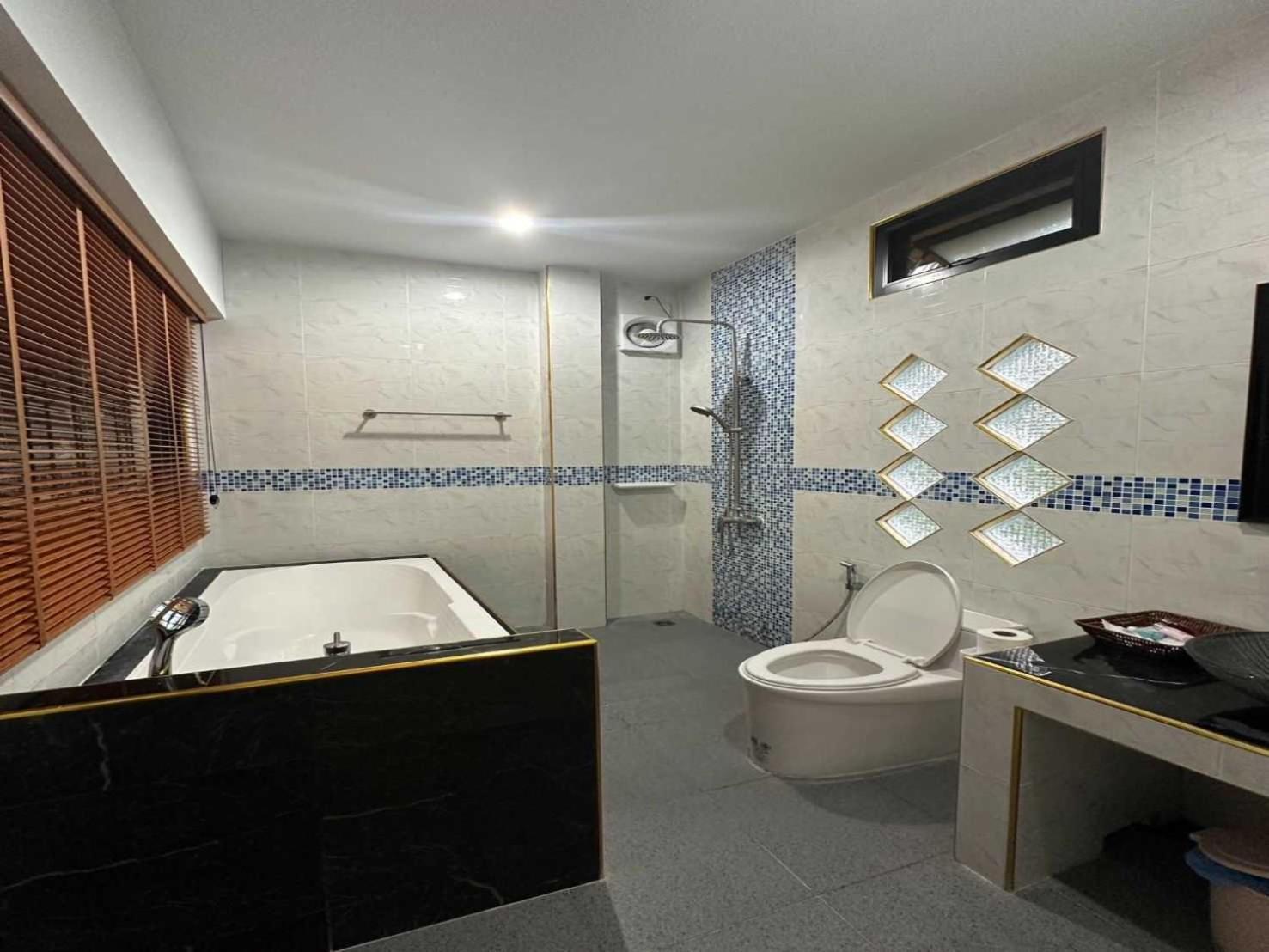 Capital O 75518 Baan Rose Resort Ao Luk エクステリア 写真