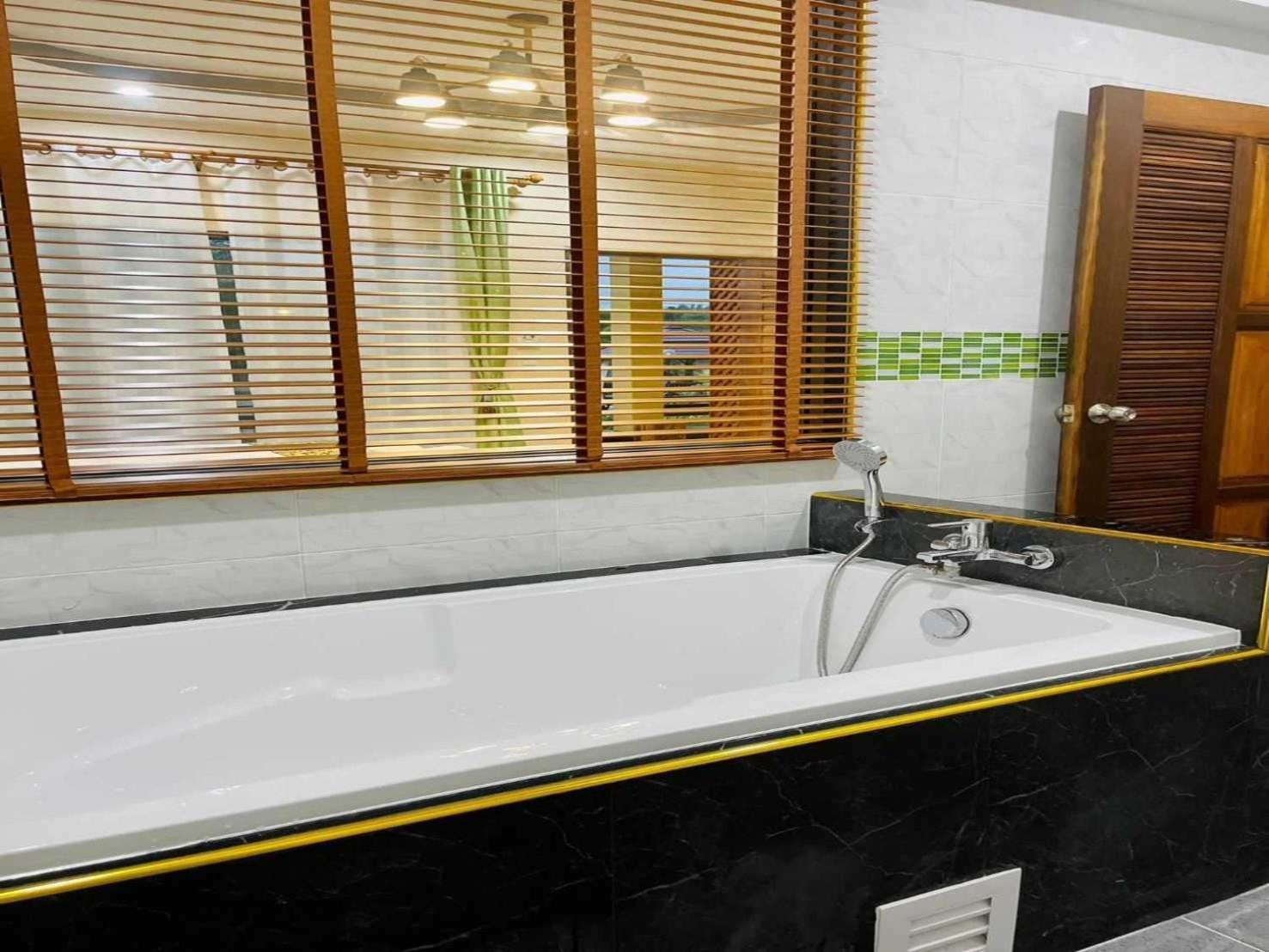 Capital O 75518 Baan Rose Resort Ao Luk エクステリア 写真