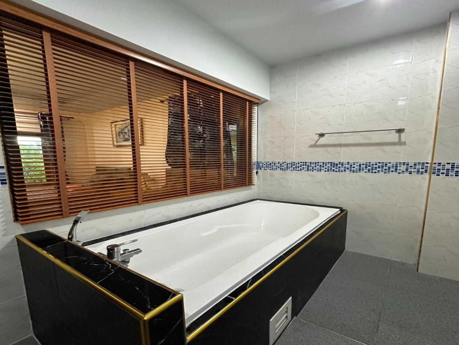 Capital O 75518 Baan Rose Resort Ao Luk エクステリア 写真