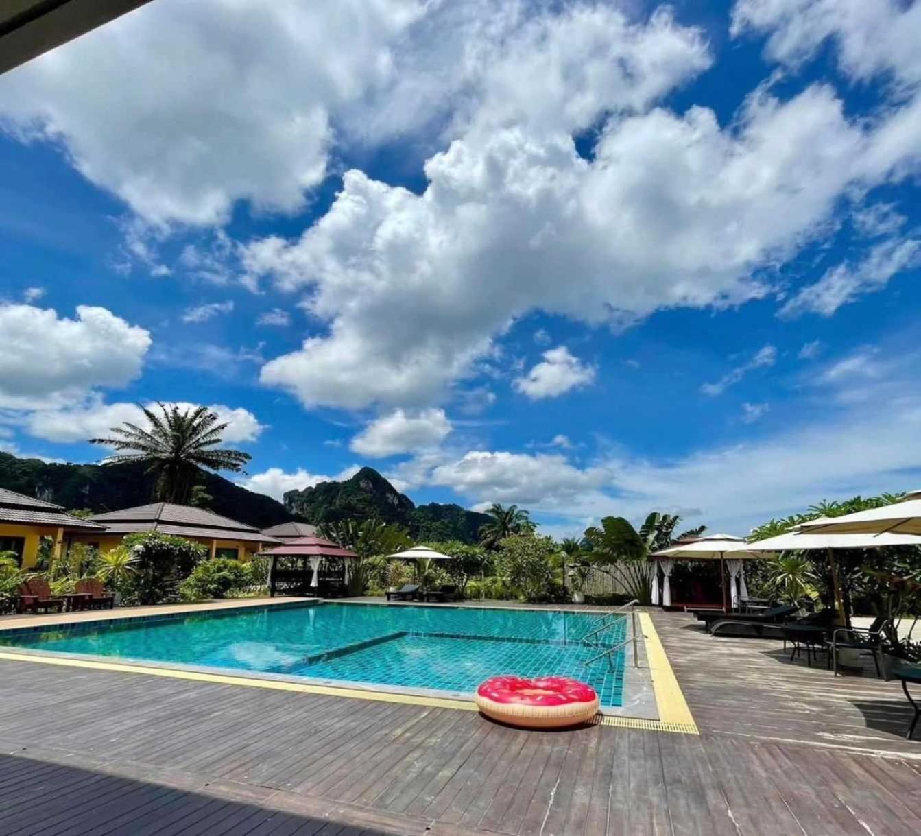 Capital O 75518 Baan Rose Resort Ao Luk エクステリア 写真